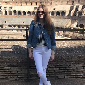 Meet your Posher, Danielle